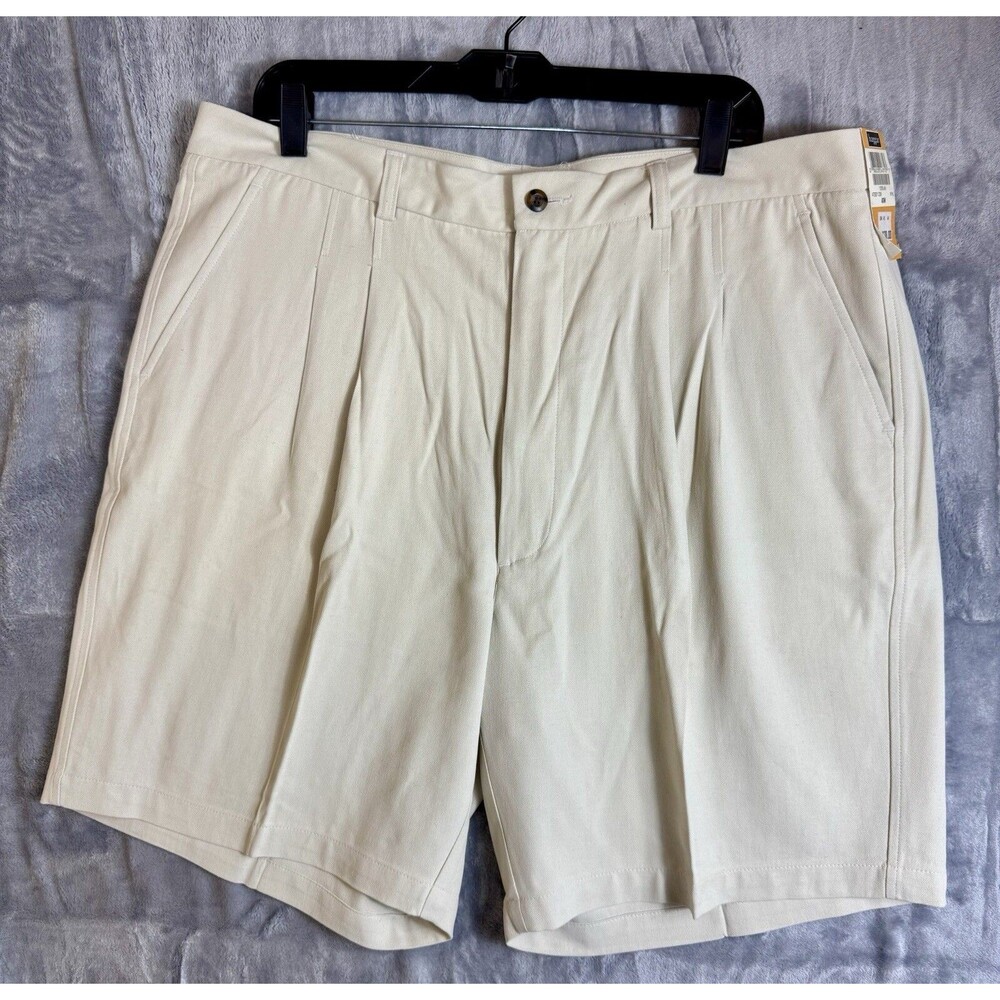 NEW Haggar Shorts 100% Silk Men’s Size 40. Inseam 9” Flex Waistband Beige Tan